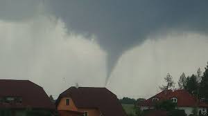 Potvrdila to marie odstrčilová z českého hydrometeorologického ústavu (čhmú). Bylo Tornad Na Pardubicku Vic Videli Jsme Nasledky Aktualne Cz