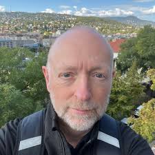 Entertainment value in bass players group