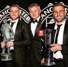 Luke shaw ретвитнул(а) manchester united. Luke Shaw Greenwood Chong And Pereira Collect Award For Poty Award Nights Man United In Pidgin Manchester United Greenwood Awards Ceremony