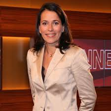 She was anchorwoman of the daily tagesthemen news. Anne Will Privat So Lebt Die Ard Moderatorin