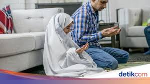 Setelah itu panjatkan doa agar allah selalu menjaga dan melindungi pasangan dimanapun dia berada dan mempertahankan hubungan anda agar lebih langgeng Doa Agar Dikabulkan Segala Keinginan Ini Amalan Yang Harus Dilakukan