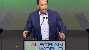 Arnold schwarzenegger first gained fame as a bodybuilder, using that as a launching point to become a huge hollywood star and, later, the governor of california. Arnold Schwarzenegger News Der Faz Zum Hollywoodstar