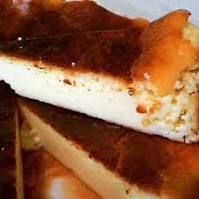 It doesn't require a crust, a water bath or a slow and even temperature like most other baked cheesecakes. Airtangan Cik Siti Basque Burnt Cheesecake