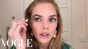Samara Weaving’s Guide to Acne-Proof Skin Care & Glittering Makeup