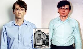 Dennis nilsen mógł zamordować od 12 do 15 osób. David Tennant Is Pictured As The Serial Killer And Necrophile Dennis Nilsen Daily Mail Online
