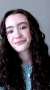 Clara Stack y Amanda Christine en IT: Welcome to Derry