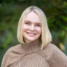 Nicole Siegfried's Instagram, Twitter & Facebook