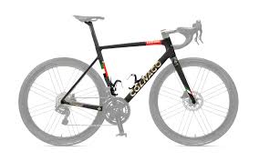 There are hundreds of bike brands in the world, but only the best have a solid reputation among cyclists of all skill levels. V3rs Uae Team Emirates 2021 Frameset