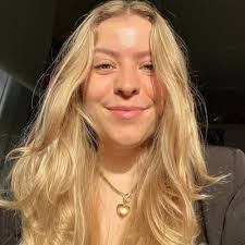 Amy Mellor's Instagram, Twitter & Facebook