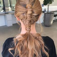 Qualche consiglio per curarli e acconciarli al meglio. Capelli 2019 40 Acconciature Per Capelli Lunghi Tagli Idee Tendenze