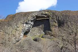 This trail is a well maintained crushed stone/paved path that is mostly shaded running along a waterway. Catherine Creek Arch Columbia River Gorge Hikespeak Com