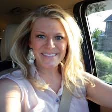 Staci Hansen's Instagram, Twitter & Facebook