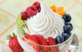 Glace Au Yaourt Comme Chez Le Glacier Plat Et Recette Yaourt Glace Recette Glace Recette Yaourt Glace