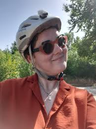 Is it easy to buy reading glasses ? (without optician)in Reykjavik,I've  lost my wife's and she's an avid reader