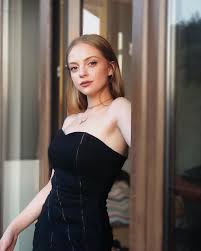 Lise öğrencisi olan i̇pek filiz yazıcı, kariyerini oyunculuk yönünde çizmiş ve genç yaşına rağmen reklam. Marianna On Twitter Top 20 Beauty Queens Turkish Actresses 20 Ipek Filiz Yazici