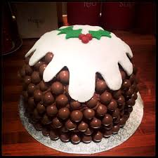 Kids are excited, thinking about the toys they will be getting and moms are planning. 55 Tempting Christmas Cake Designs Pink Lover