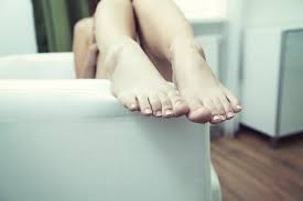 Gore videos and video photos of the deaths of women, women beheaded, women dismembered, women hanged, cute dead girls, beuty dead girls. Interview Exclusive Tarantino Hates Feet By Matt Cowan The Hit Job Medium