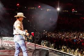 Country star Zach Top brings 'Cold Beer and Country Music Tour' to Des  Moines - AOL