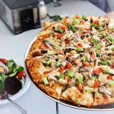 Round Table Pizza Takeout Delivery 27 Photos 30 Reviews Pizza 121 Hartnell Ave Redding Ca Restaurant Reviews Phone Number Menu Yelp
