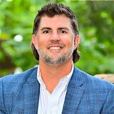 Annie Garland's Instagram, Twitter & Facebook