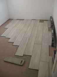 Carrelage Pour Chambre On Decoration D Interieur Moderne Dressing Chambre 1 Idees 336 448 Decoration Interieure Moderne Decoration Interieure Dressing Chambre