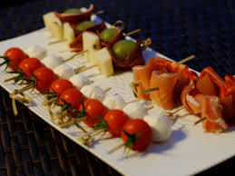 Alerte apéro te livre tous les jours en 30 minutes maximum, nous sommes ouverts tous les jours de 21h à 5h du matin. Minis Brochettes Aperitives Froides Pour Vos Aperos D Ete Recette Par Ma Cuisine Et Vous