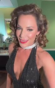 Jayne Downs's Instagram, Twitter & Facebook