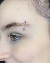 Pin By Jessica Amaral On Piercing Sombrancelha Eyebrow Piercing Body Piercings Piercing