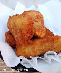Buah pisang dibalur tepung lalu digoreng renyah merupakan camilan yang sangat disukai masyarakat indonesia. Resep Pisang Goreng Pasir Si Kriuk Untuk Menghangatkan Sore Anda Resep Pisang Makanan Makanan Minuman