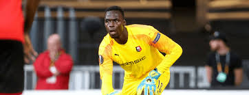 Mendy fifa 21 is 28 years old and has 1* skills and 2* weakfoot, and is right footed. Who Is Edouard Mendy Strengths And Weaknesses Of Chelsea S New Number One