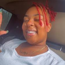 Are there nail techs using color acrylics?