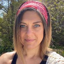 Amanda Doak's Instagram, Twitter & Facebook