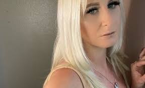 Ashley Outlaw's Instagram, Twitter & Facebook