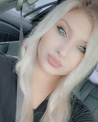 Gabrielle Meadows's Instagram, Twitter & Facebook