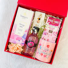 Image result for gift for a friend girl)