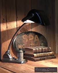 La Nouvelle Deco De Ma Table De Travail Photography Samantha Corman Homedecor Interiordesign Brocante Antique Vin Steampunk Decor Lamp Novelty Lamp
