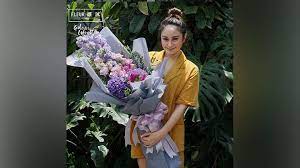 Disebut manfaatkan perseteruan dengan denise chariesta, uya kuya: Setelah Viral Dan Diklaim Sebagai Penipu Denise Chariesta Senang Masuk Tv Seleb Tempo Co