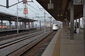 Dalam kereta penumpang dan sejenisnya terdapat banyak badan monocoque di mana bingkai dan badan kereta bersatu. 3 Rahsia Di Sebalik Kehebatan Shinkansen Keretapi Peluru Jepun Mekanika