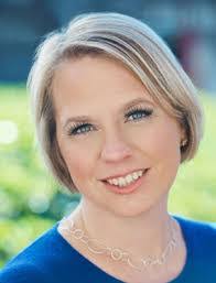 Lori Edmonds's Instagram, Twitter & Facebook