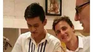 楊 洋（ヤン・ヤン、yang yang、1991年 9月9日 ‐ ）は、中華人民共和国の俳優。 生まれは 上海市 、原籍は 安徽省 合肥市 で、 2003年 に 中国人民解放軍芸術学院 舞踏系を卒業した。 éœé¡¿æ˜¯ä¸ºå­™æ¨ç²‰ä¸ è°ƒæŸ¥æŠ¥å'Š Ruanzhan R1046373