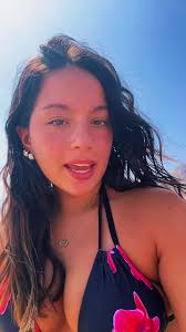 Liv (@olivia.scotti)