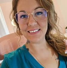 Stephanie Lafortune's Instagram, Twitter & Facebook