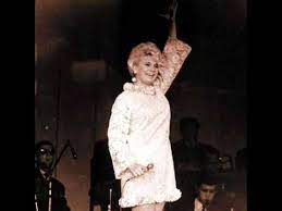 Lihat juga resep tumis kol wortel enak lainnya. Ladka Kozderkova Na Klouzacce Youtube