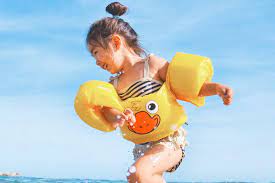 Unser testerteam hat verschiedenste marken ausführlichst verglichen und wir zeigen unseren lesern hier unsere. Schwimmflugel Die Besten Modelle 2021 Beyondsurfing