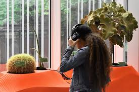 This time lapse photo sequence from a nebraska corn field allows you to see and hear corn grow. It Turns Out Plants Make Sounds As They Grow And A New Sound Art Show At The Brooklyn Botanic Garden Lets You Listen