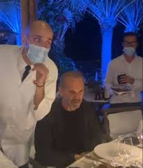 Korwnoios Aytoi Einai Oi Ellhnes Celebrities Poy Phgan Sto Ntoympai Eikones Binteo Patrisnews Efhmerida Patris Hleias