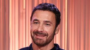 Tương lai của Raoul Bova trong 'Don Matteo' đã được quyết định: sự lựa chọn (đúng đắn) của Rai và Lux Vide.