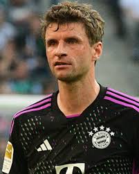 Thomas Müller » Record by referee Bernie Raymond Blom