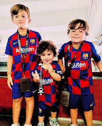 Nhóc thiago có năng khiếu về bóng đá. Football Wags Thiago Mateo And Ciro Lionel Messi S