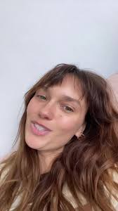 Daphne Berry Ring Tour